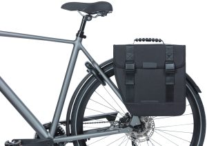 Fietstas Basil Tour Single Left 14 liter 34 x 14 x 34 cm - zwart