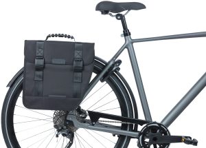 Fietstas Basil Tour Single Right 14 liter 34 x 14 x 34 cm - zwart